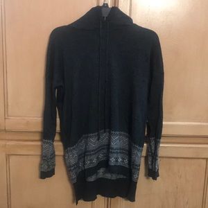 Grey sweater hoodie with white pattern